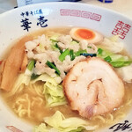 華壱 - モツそば