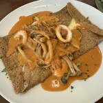 カシェット - チーズとたまごガレット＆信州きのこと魚介の濃厚トマトクリーム