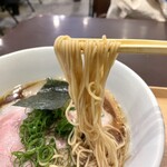 開運橋通 ふじ原 - 喉越しが良く、もちもちした食感の細麺