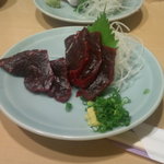 かどや - クジラ刺身（３００円）