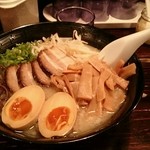 博多の味　ばりうま - ばりうまSPラーメン  背油多め！