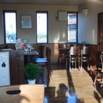 ベスパ - 2013.11 店内も明るいです。