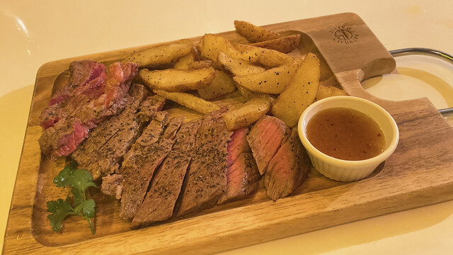 Niku Izakaya Higashiokazaki Lodge