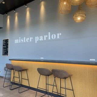 mister parlor_2