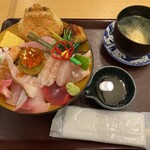 海鮮丼 ゆたか水産 - 