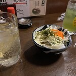 鶏ぼうず - お通しの大根サラダ