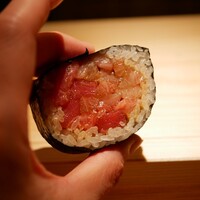 佐野鮨 - どこを噛んでも鮪！ 甘みと香り、そしてシルキーな旨味の全てを兼ね備え、悩ましすぎる旨さで攻め立てる！ 息が止まるほど果てしなく美味い！