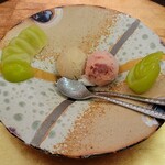 日本料理 村上 - ◆デザート ◇いちごアイス◇コーヒーアイス に生クリームを添えて ◇シャインマスカット