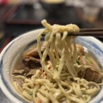 守礼そば - ぬーくいそば（麺リフト）