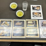 尾張屋 - 外国人のお客さまも増え、人気メニューは写真入りで案内されていました。