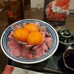 225597815 - 超絶ファフィ丼＋ウーロン茶