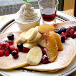 BELLOWS BURGER - バターミルクパンケーキ780円＋フルーツトッピング300円