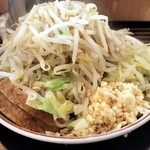 豚山 - 小ラーメン野菜マシマシ（900円）