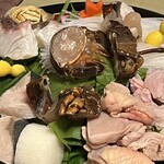 江戸三 - 伊勢海老、鯛、鱧、鰤、鶏肉、銀杏、湯葉、長芋、生麩…