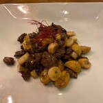 中国菜 智林 - 牛ハラミと栗の黒胡椒炒め