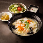 Pekin Dakku Semmon Ten Ginza Houtei - 海老塩麺
      
      