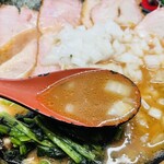 豚骨醤油ラーメン 王道家 - チャーシューメン(5枚) +玉ねぎ
