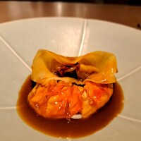 飄香 広尾店 - ⚫貴妃「楊貴妃がシルクロードを通じてワインを好んでいたという説  伊勢海老  魚の浮袋　ポルチーニ茸　青唐辛子  ワイン発祥の地のひとつとされるジョージア産オレンジワインソース　サフラン」