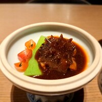 飄香 広尾店 - ⚫随園「清時代の随園食単にもある伝統料理を四川のナマコ料理に仕立てた  檜山ナマコ  豚スネ肉   ムール貝  鶏冠油  椎茸蒸しパン」