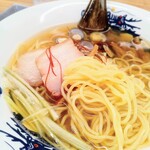 ぎょうざ専門店 英 - 麺はこんな感じ