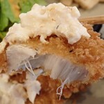 食堂 ファイダマ - マグロのフライ（食べかけ御免）