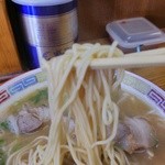 麺は細麺ストレート