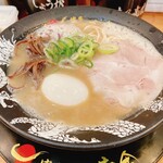 博多一幸舎 - 味玉ラーメン