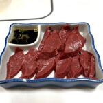 焼肉のまる金 - ハツ刺･･･ニンニク醤油でいただきます♪