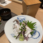 Honkaku Itamae Izakaya Osakana Souhonke - 炙りゲソの刺身　これがまた美味！！！
                        ぷりっぷりの烏賊、堪りません