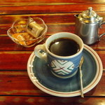 ロペ - ホットコーヒー　３５０円。お茶菓子つき！！
