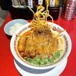 Ramen Izakaya Deniro - 名物のPA-KOH・Ｄ・担々麺 中辛　小ライス無料