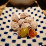 宝巌堂 - 銀杏の塩煎り。今日は日本酒〜なアテ。