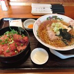 呑み食い屋 纏 - 煮干しラーメン(大)＆漬け丼(大)　２１００円