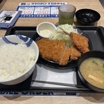 Matsunoya - ロースかつ&アジフライ定食880円