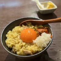 里葉亭 - しめの卵かけご飯をすすめられる