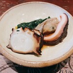 Tempura Takeuchi - タコの燻製と柔らか煮、牡蠣のオイル漬け