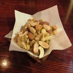 Radio's Bar - ミックスナッツ　てんこ盛りです
