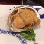 中国菜 二位 - 蒸し鮑オイスターソースあえ（2800円）。