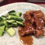 中国菜 二位 - 神戸ポークひれ肉酢豚（1800円）は黒酢とピリ辛味から選べます。