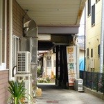 芝その軒 - 店の入り口横にもPあり！？