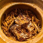 鎌倉 北じま - ⑬炭火焼き太刀魚(神奈川さ県相模湾産)、牛蒡&茸の炊き込みご飯産卵は春～秋、旬は通年、個人的には冬が良い火入が良く太刀魚の脂の旨みを引き出しており、牛蒡と茸との組み合わせもバッチリ！