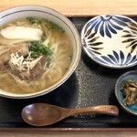 麺そ～れ～護地楽屋 - ソーキそば・中（税込1180円）