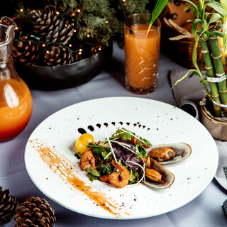 感性を刺激する芸術的な一皿をご堪能いただけます。