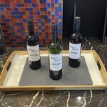 SATS Premier Lounge - ドリンク写真:朝からワイン