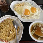 金蘭 - 料理写真:カレー炒飯と目玉焼き