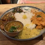 ハルダモンカレー - 3種カレー1800円