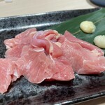 地鶏もも焼き 鳥刺し とりさくせす - 冠地鶏刺し　もも