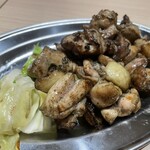 地鶏もも焼き 鳥刺し とりさくせす - 親鶏モモ焼き