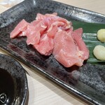 地鶏もも焼き 鳥刺し とりさくせす - 冠地鶏刺し　もも