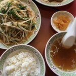 Kawadaira Hanten - ニラレバー定食。